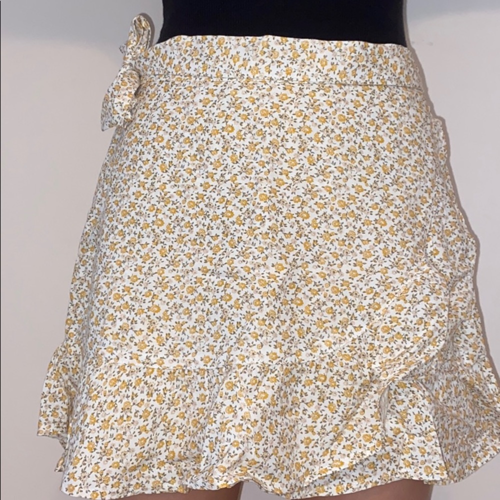 hollister floral skirt